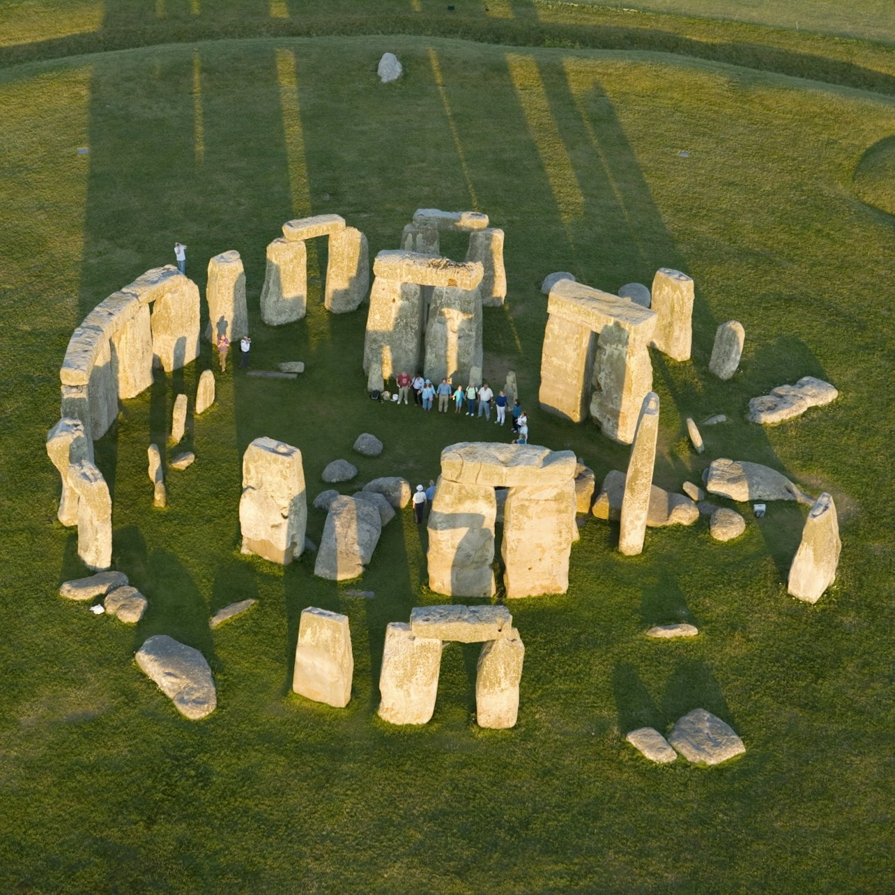 Stonehenge & Bath: Guided Day Trip from London with Bath Admission - Photo 1 of 5